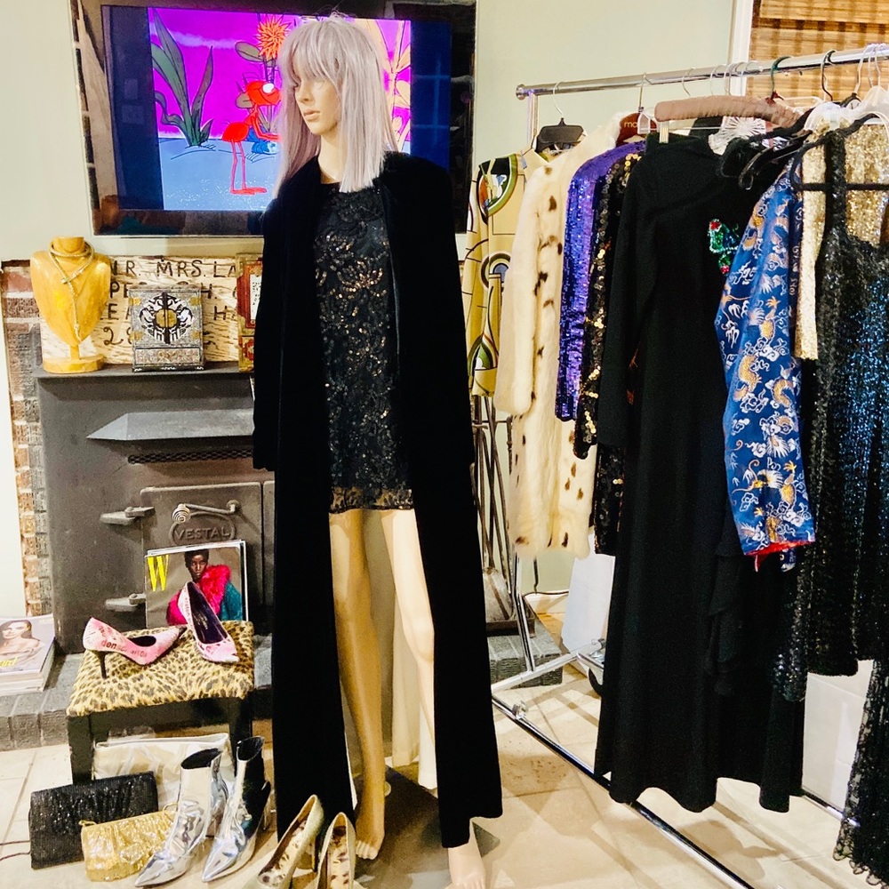 VTG Velvet Opera Long Coat - Black - Picture 4 of 8